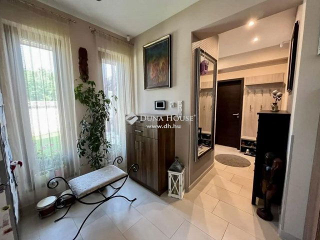 Eladó családi ház, Kecskeméten 150 M Ft, 4 szobás