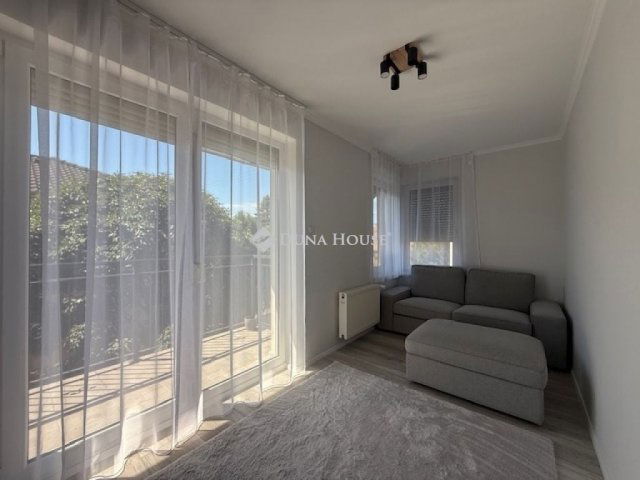 Eladó családi ház, Vecsésen 105 M Ft, 4 szobás