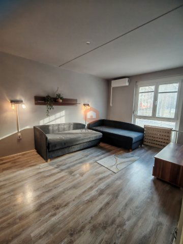 Eladó panellakás, Pécsett 42.9 M Ft, 1+1 szobás