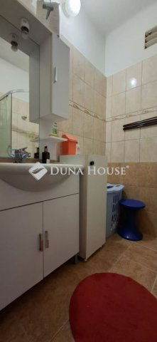 Eladó téglalakás, Pécsett 32.9 M Ft, 2 szobás