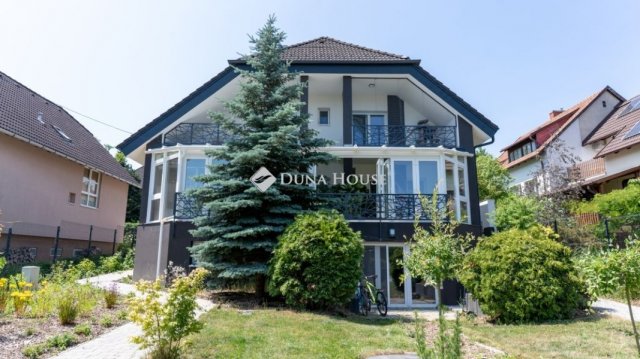 Eladó családi ház, Balatonfüreden 499 M Ft, 6 szobás