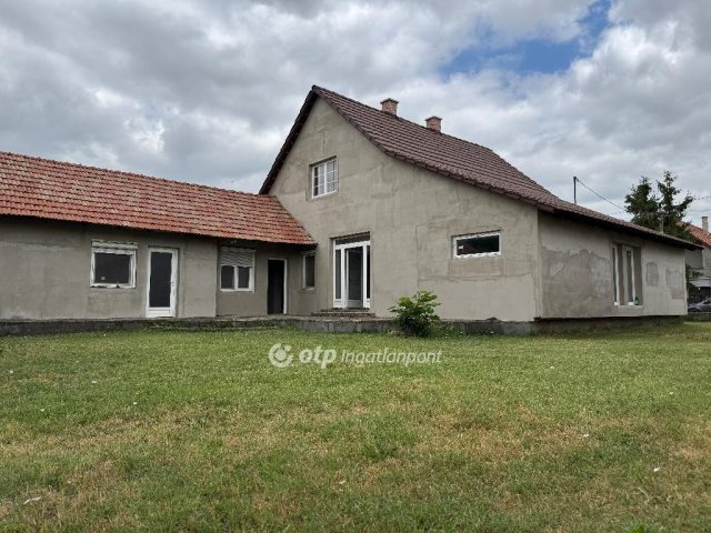 Eladó családi ház, Forráskúton 44 M Ft, 5 szobás