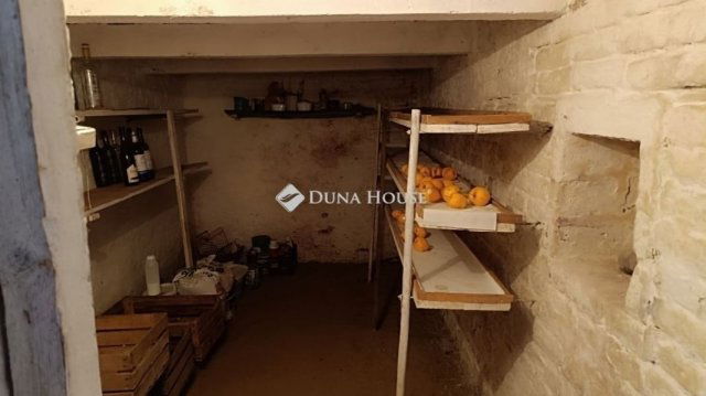 Eladó családi ház, Zsámbokon 32 M Ft, 3 szobás