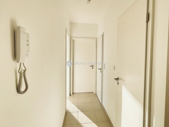 Eladó téglalakás, Budapesten, III. kerületben 104.9 M Ft