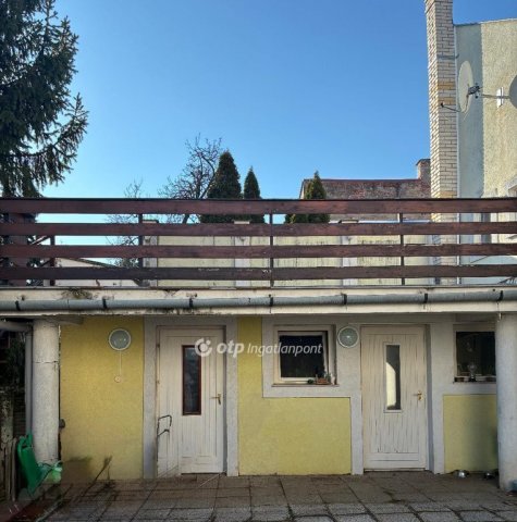 Eladó családi ház, Pécsett 89.9 M Ft, 4 szobás