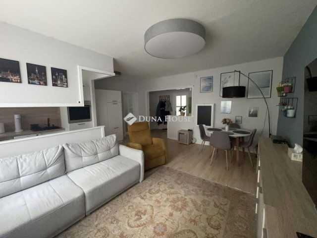 Eladó panellakás, Budapesten, III. kerületben 109.5 M Ft