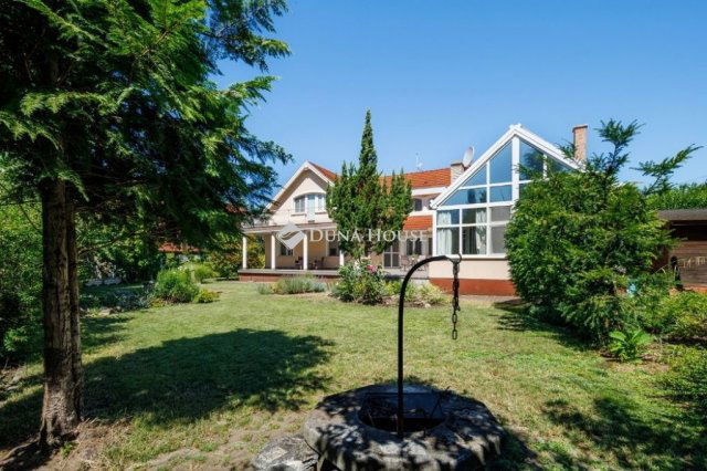 Eladó családi ház, Budaörsön 435 M Ft, 7 szobás