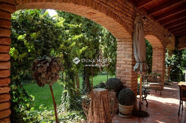 Eladó családi ház, Budapesten, XXI. kerületben 289.9 M Ft