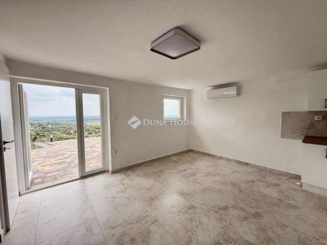 Eladó nyaraló, Harkányban 49.9 M Ft, 2 szobás