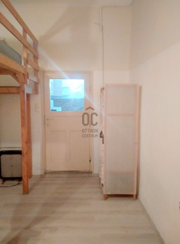 Eladó téglalakás, Budapesten, VIII. kerületben 42 M Ft, 1 szobás