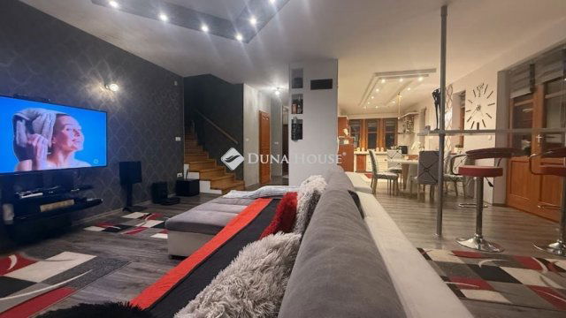 Eladó téglalakás, Szombathelyen 89 M Ft, 4 szobás