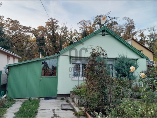 Eladó nyaraló, Szigetszentmártonban 49 M Ft, 2 szobás