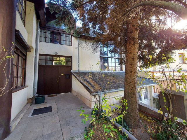 Eladó családi ház, Vácon, Barabás Miklós utcában 160 M Ft