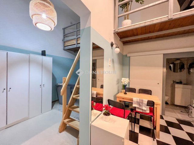 Kiadó téglalakás, albérlet, Budapesten, VI. kerületben