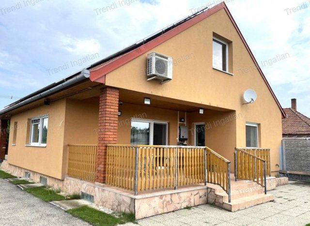 Eladó családi ház, Kónyon 102.5 M Ft, 3 szobás