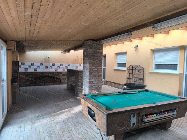 Eladó családi ház, Szolnokon 110 M Ft, 3 szobás