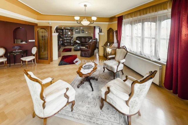 Eladó családi ház, Kecskeméten 119 M Ft, 6 szobás