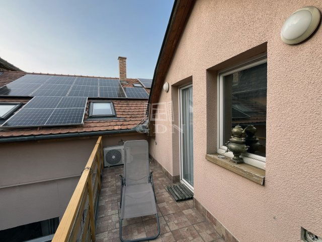 Eladó téglalakás, Budapesten, IV. kerületben 159 M Ft, 7 szobás