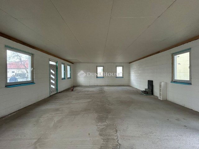 Eladó ikerház, Bugyin 50 M Ft, 5 szobás / költözzbe.hu