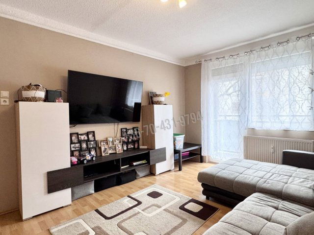 Eladó panellakás, Egerben 59.9 M Ft, 3+1 szobás