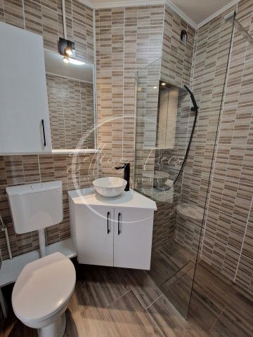 Kiadó panellakás, albérlet, Pécsett, Anikó utcában, 1+1 szobás
