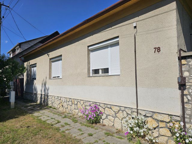 Eladó családi ház, Pápán 34.9 M Ft, 3+1 szobás
