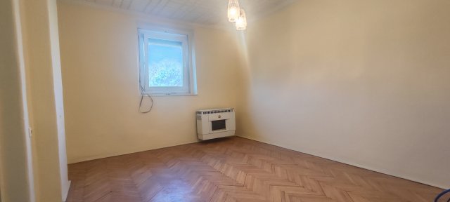 Eladó családi ház, Nyárlőrincen 31 M Ft, 3 szobás