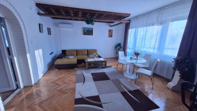 Eladó téglalakás, Gödöllőn 94.9 M Ft, 5 szobás