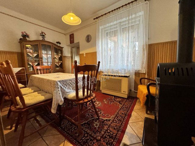 Eladó családi ház, Szátokon 15.9 M Ft, 2 szobás