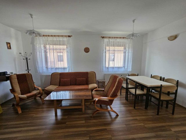 Kiadó téglalakás, albérlet, Csornán 160 E Ft / hó, 2 szobás