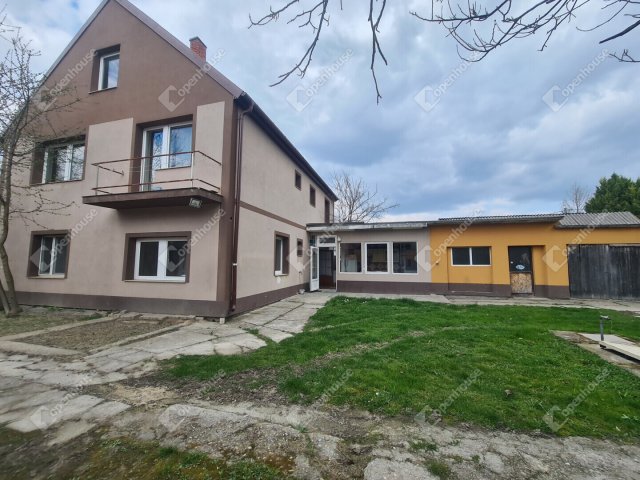 Kiadó családi ház, albérlet, Dunaszegen 300 E Ft / hó, 7 szobás