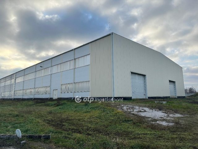 Eladó ipari ingatlan, Kisapostagon 1155 M Ft / költözzbe.hu
