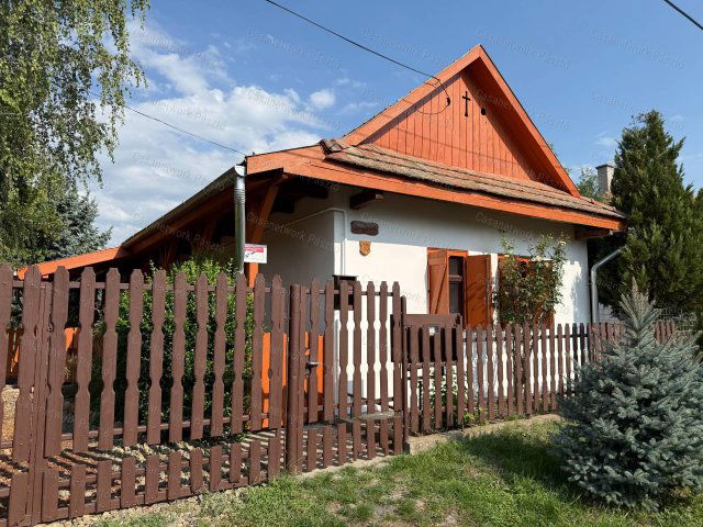 Eladó családi ház, Ecsegen 24.5 M Ft, 2 szobás