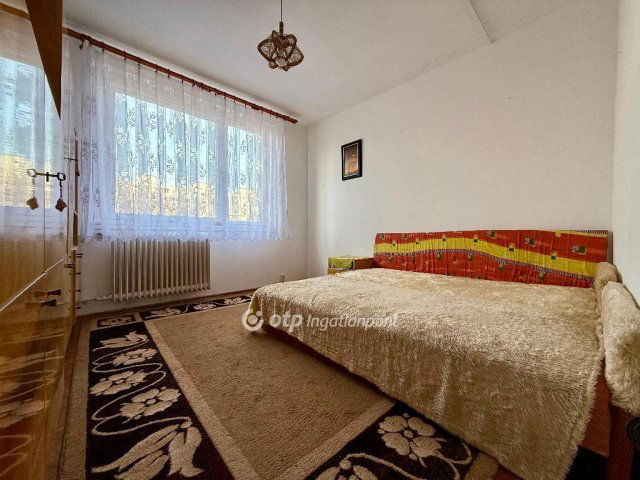 Eladó panellakás, Miskolcon 36.99 M Ft, 2+1 szobás