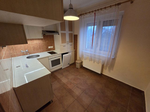 Eladó téglalakás, Székesfehérvárott 68.9 M Ft, 3 szobás