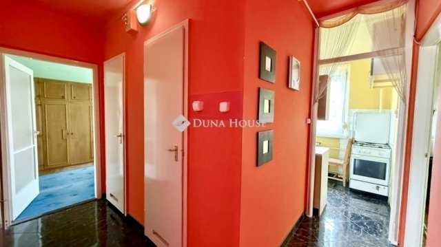 Eladó panellakás, Szegeden 59 M Ft, 4 szobás