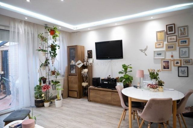 Eladó sorház, Vecsésen 133.9 M Ft, 5 szobás