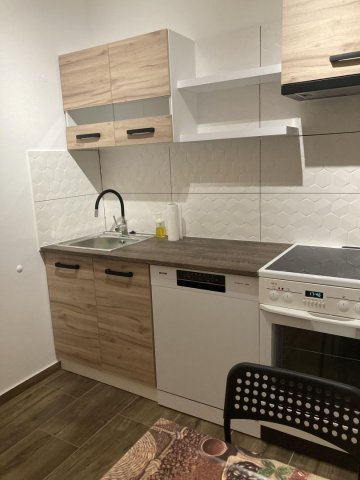 Kiadó panellakás, albérlet, Debrecenben 300 E Ft / hó, 3 szobás