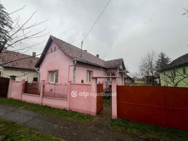 Eladó családi ház, Hencidán 12.9 M Ft, 2 szobás
