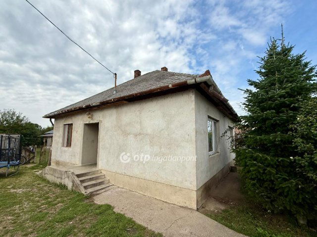 Eladó családi ház, Tiszaújvárosban 34.9 M Ft, 3 szobás