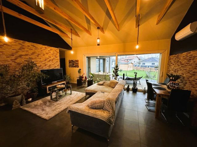 Eladó családi ház, Pécsett 139.5 M Ft, 4 szobás