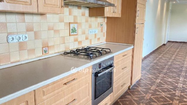 Kiadó családi ház, albérlet, Dunakeszin 450 E Ft / hó, 4 szobás