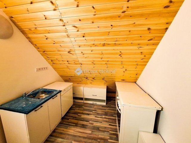 Eladó családi ház, Vasadon 179.9 M Ft, 12 szobás