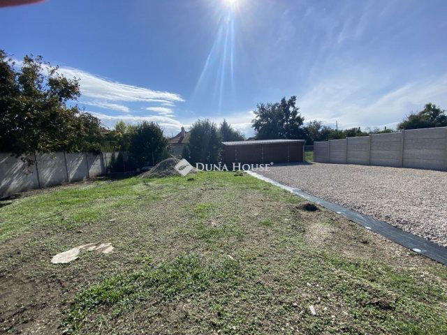 Eladó telek, Ercsiben 32 M Ft / költözzbe.hu