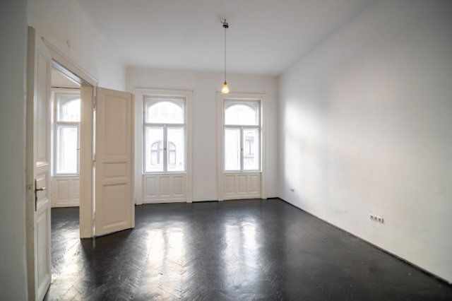 Eladó téglalakás, Budapesten, VII. kerületben, Kertész utcában