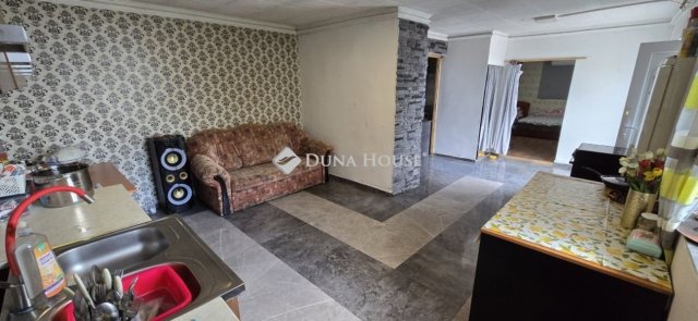 Eladó családi ház, Sárbogárdon 15.9 M Ft, 1 szobás