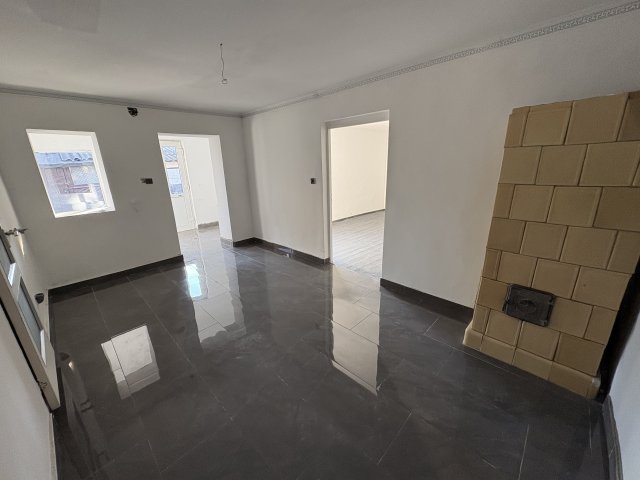 Eladó családi ház, Esztergomban 19.9 M Ft, 1 szobás