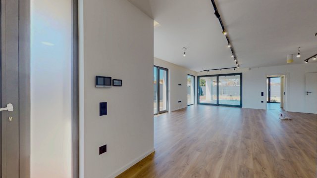 Eladó családi ház, Debrecenben 230 M Ft, 5 szobás