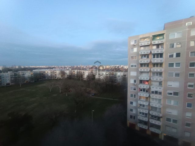 Eladó panellakás, Debrecenben, István úton 55.99 M Ft, 3 szobás