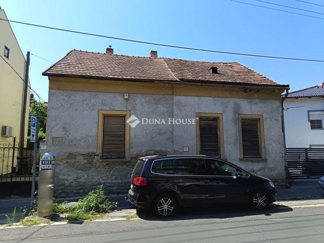 Eladó családi ház, Keszthelyen 33 M Ft, 2 szobás
